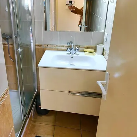 Apartment T2 Pour 4 Pers, Avec Piscine, Tennis, Parking Et Terrasse, A 400m De La - Fr-1-607-190 Agde