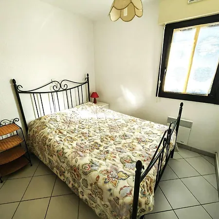 Apartment T2 Pour 4 Pers, Avec Piscine, Tennis, Parking Et Terrasse, A 400m De La - Fr-1-607-190 Agde